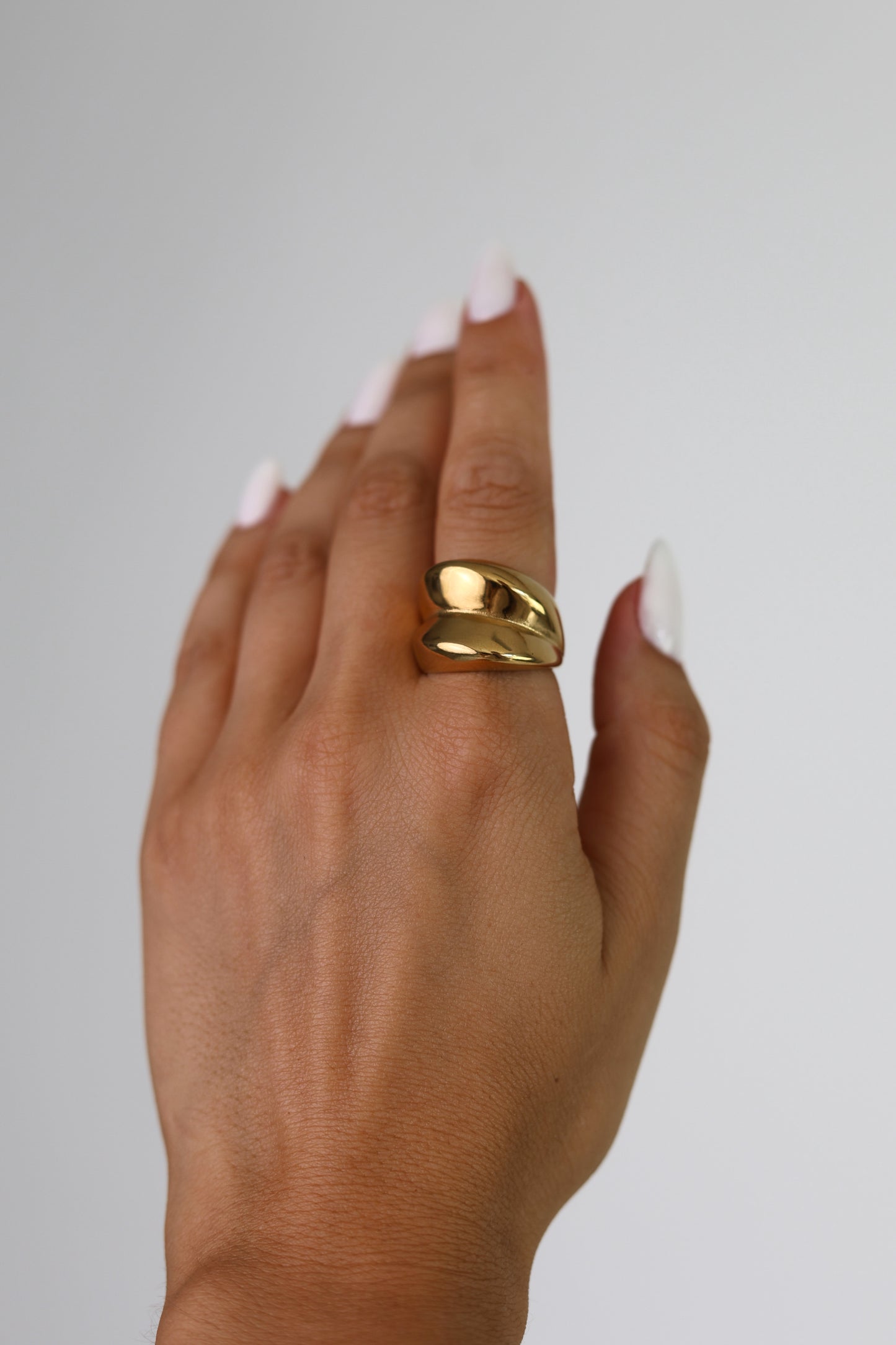 Aella - ring