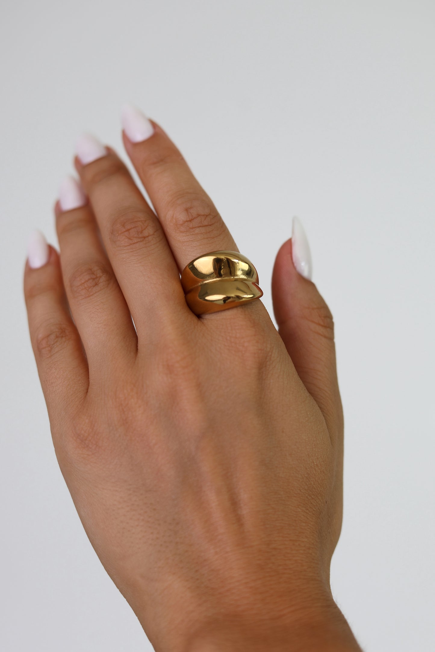 Aella - ring