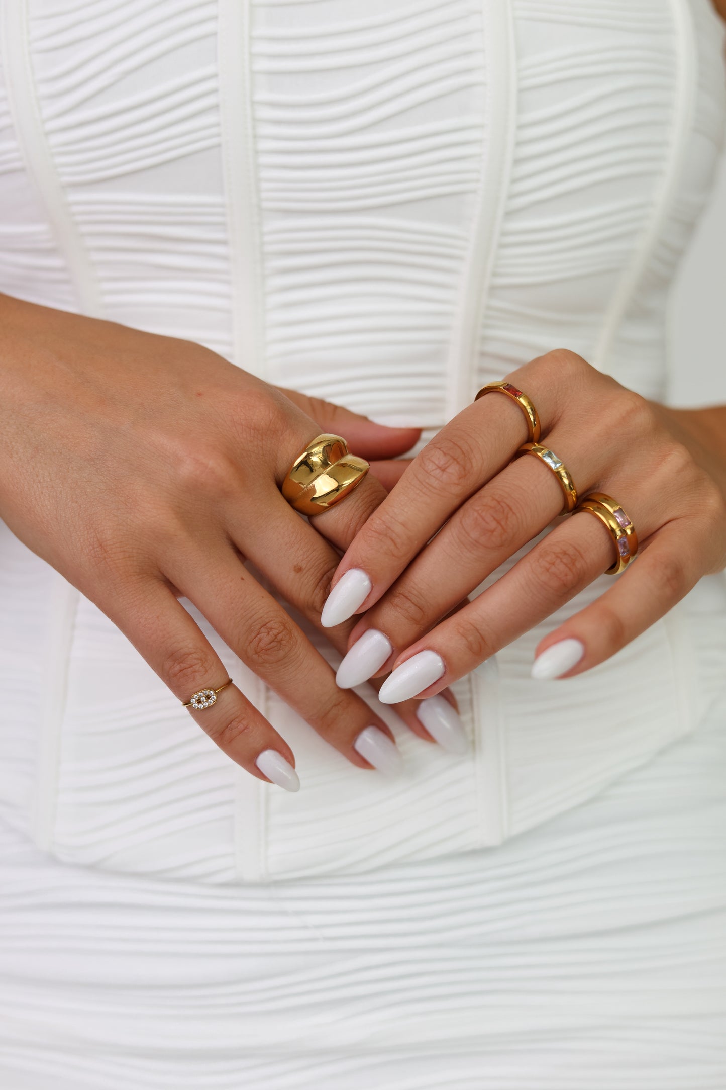 Aella - ring