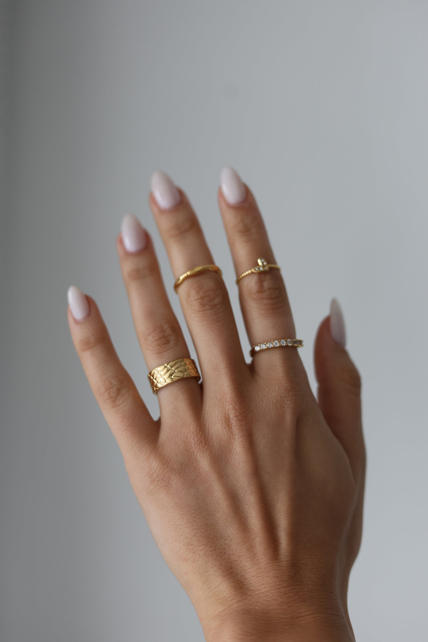 Nicole Scherzinger - ring