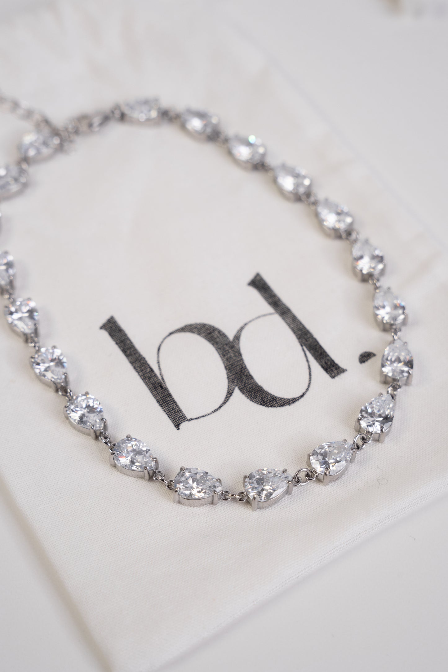 Holly Spark - necklace