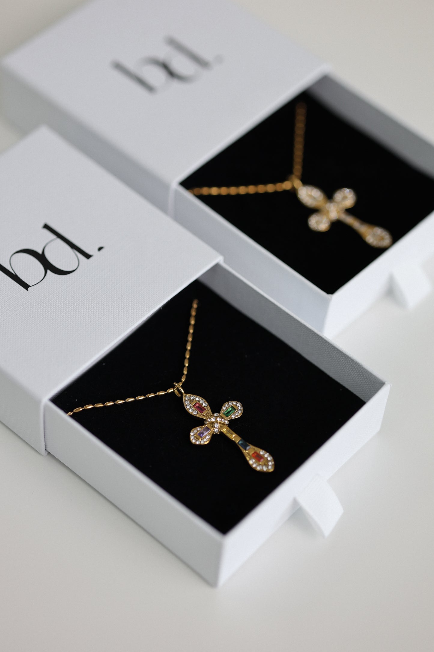 Isabella Cross - necklace