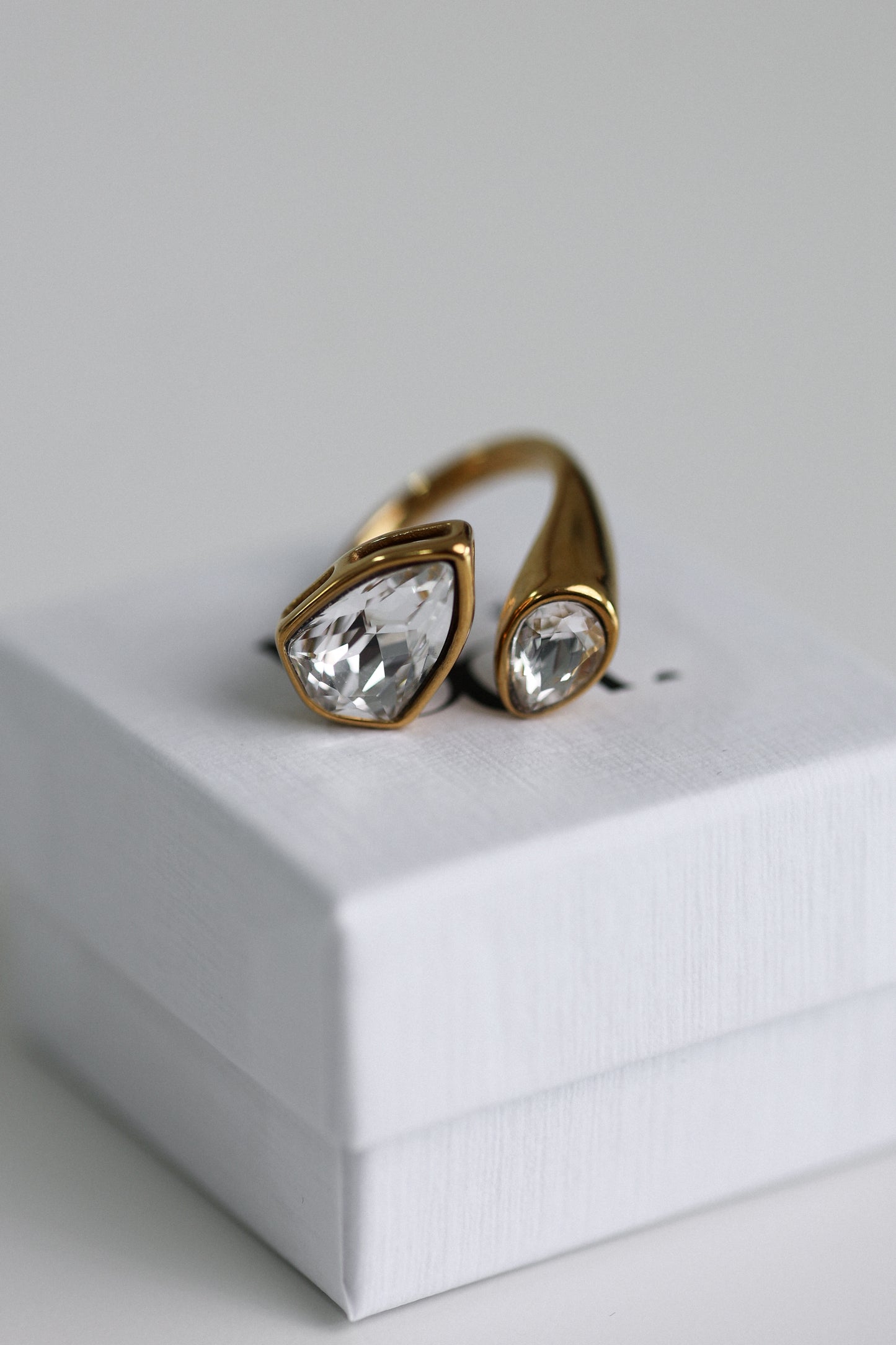 Diora - ring