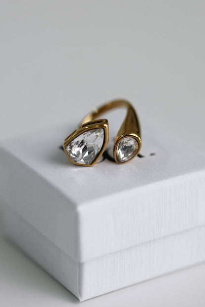Diora - ring