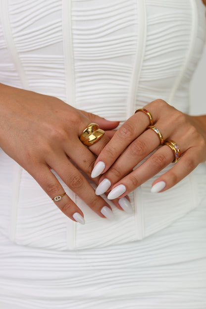 Aella - ring