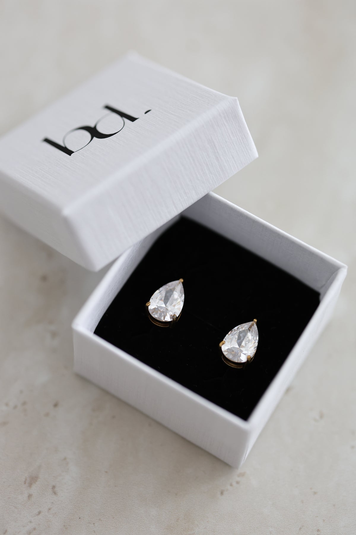 Liv - earrings